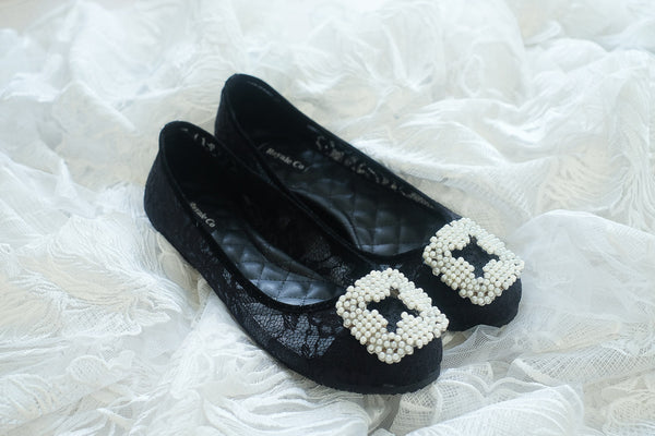 CHANTILLY LACE FLAT SHOES WITH SQUARE PEARLS - BLACK