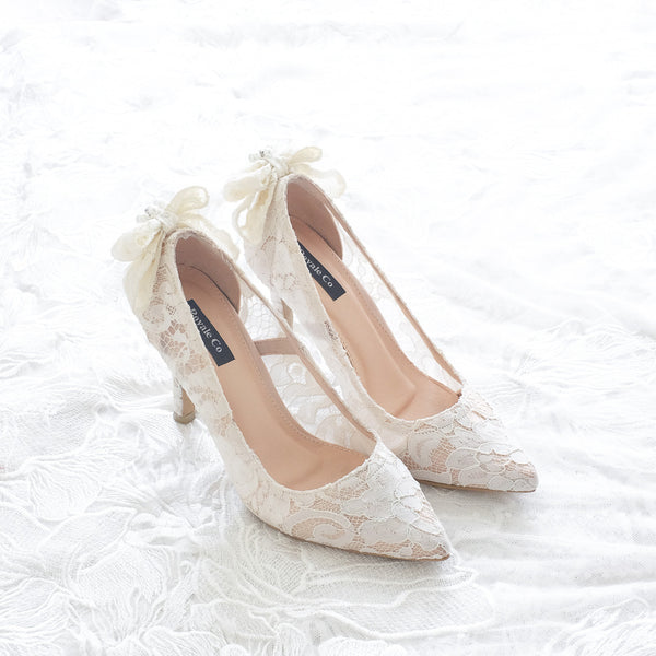 RIBBON LACE POINTED HEELS WITH PEARL & CRYSTAL 9CM - WHITE